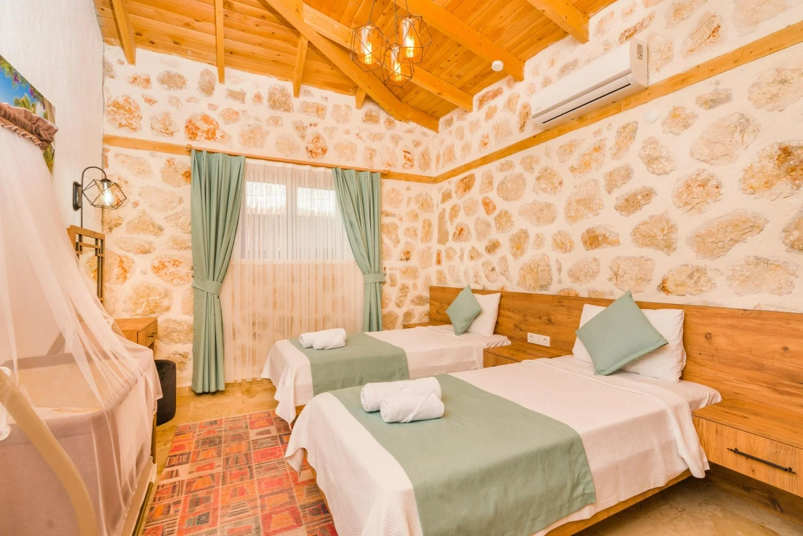 Çayköy’de Balayı Çiftlerine Uygun, Özel Havuzlu, Jakuzili, Kiralık Villa