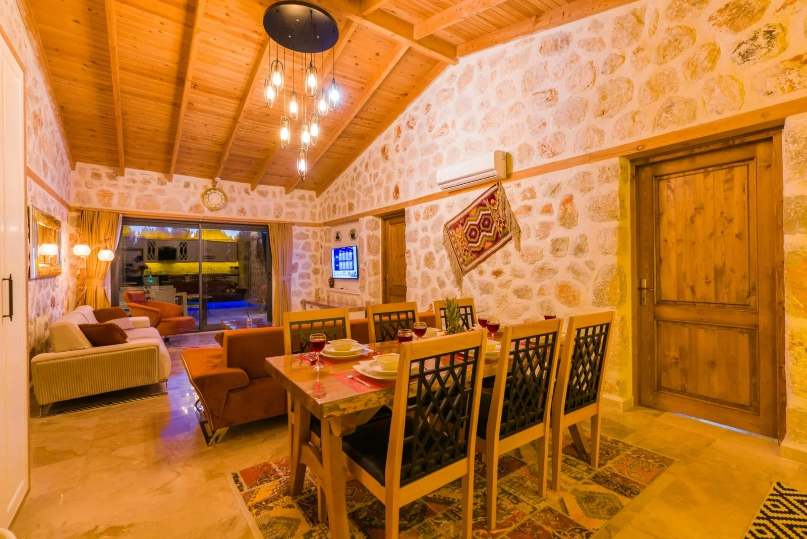 Çayköy’de Balayı Çiftlerine Uygun, Özel Havuzlu, Jakuzili, Kiralık Villa