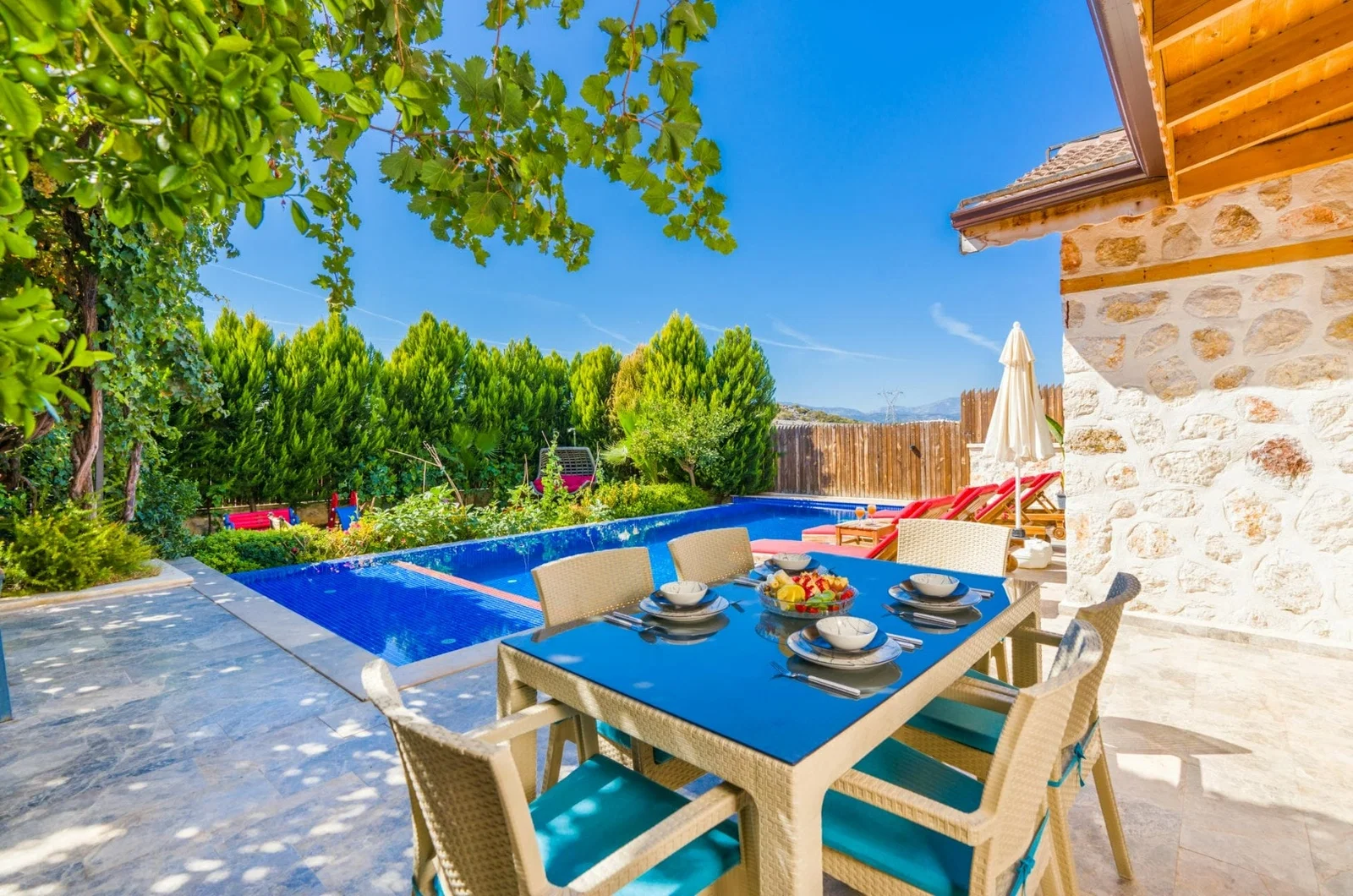 Çayköy’de Balayı Çiftlerine Uygun, Özel Havuzlu, Jakuzili, Kiralık Villa