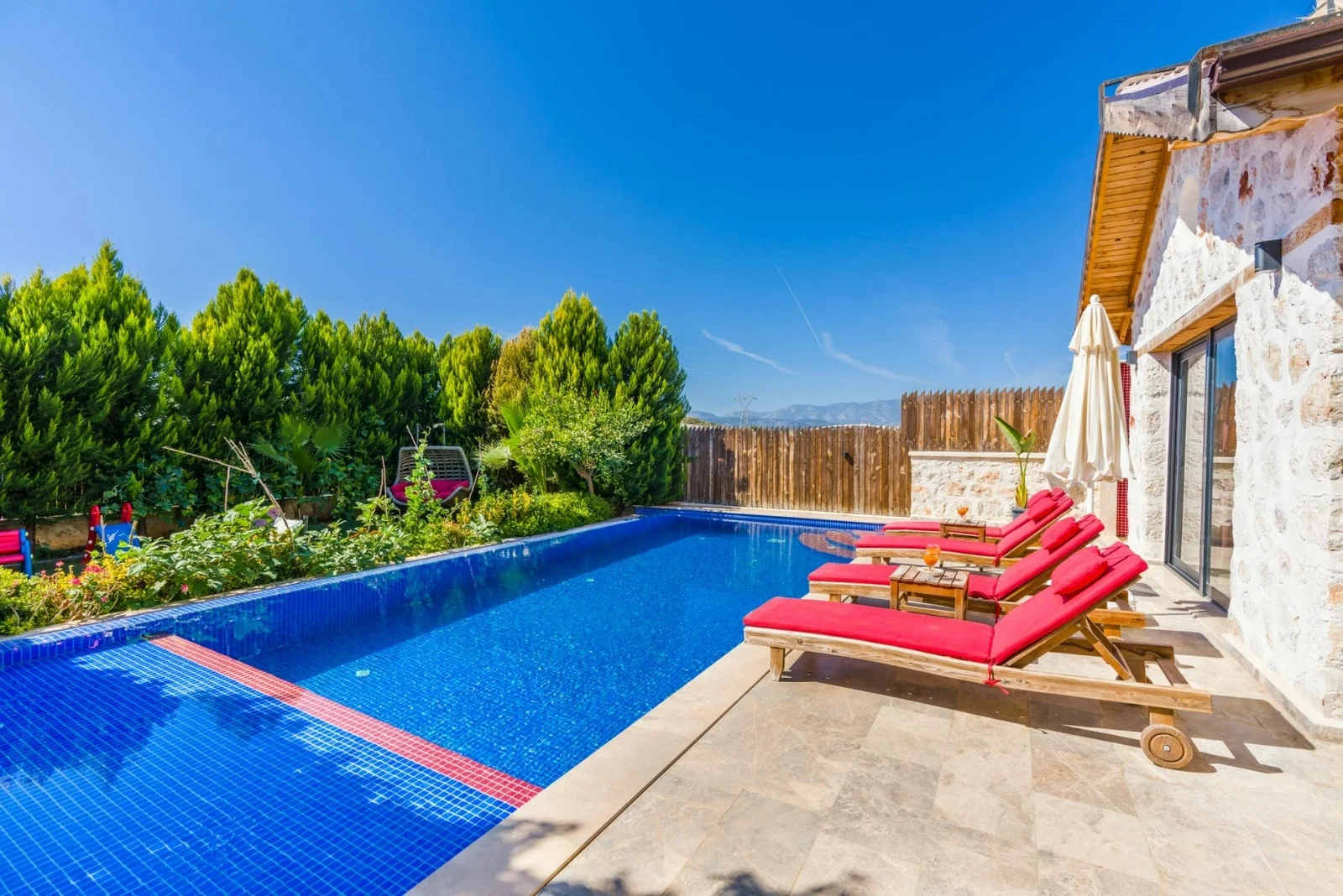 Çayköy’de Balayı Çiftlerine Uygun, Özel Havuzlu, Jakuzili, Kiralık Villa