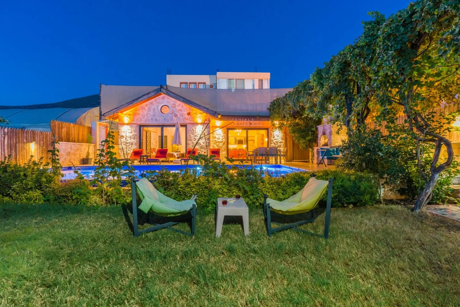 Çayköy’de Balayı Çiftlerine Uygun, Özel Havuzlu, Jakuzili, Kiralık Villa
