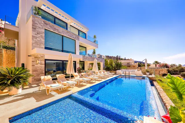 Kalkan’da deniz manzaralı kiralık villa, fotoğraf 3