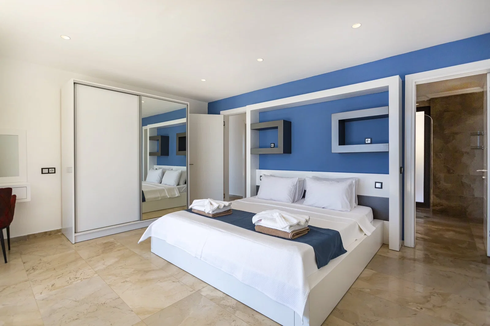 Kalkan’da Kalabalık Ailelere Uygun, Çocuk Havuzlu, Jakuzili, Lüks Villa