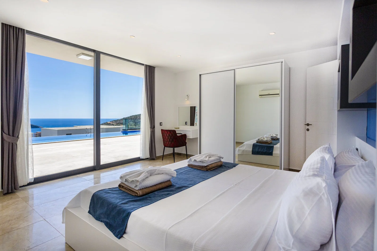Kalkan’da Kalabalık Ailelere Uygun, Çocuk Havuzlu, Jakuzili, Lüks Villa