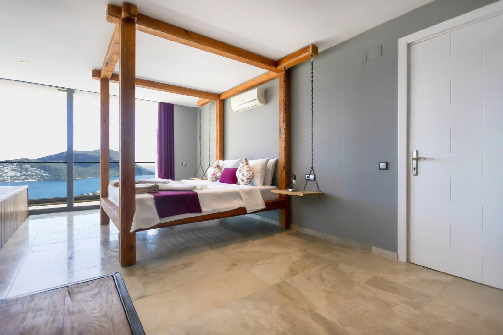 Kalkan’da Kalabalık Ailelere Uygun, Çocuk Havuzlu, Jakuzili, Lüks Villa