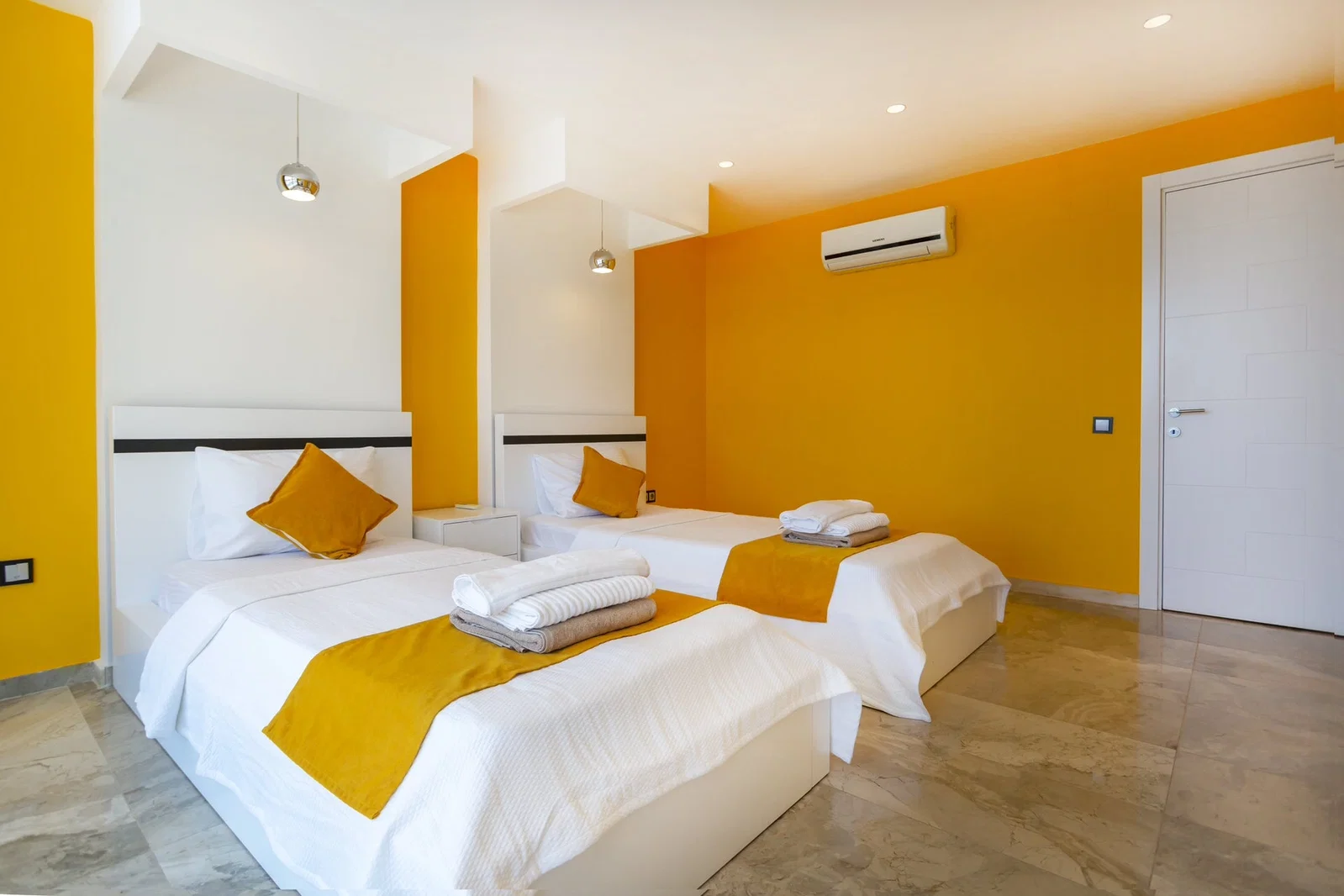 Kalkan’da Kalabalık Ailelere Uygun, Çocuk Havuzlu, Jakuzili, Lüks Villa