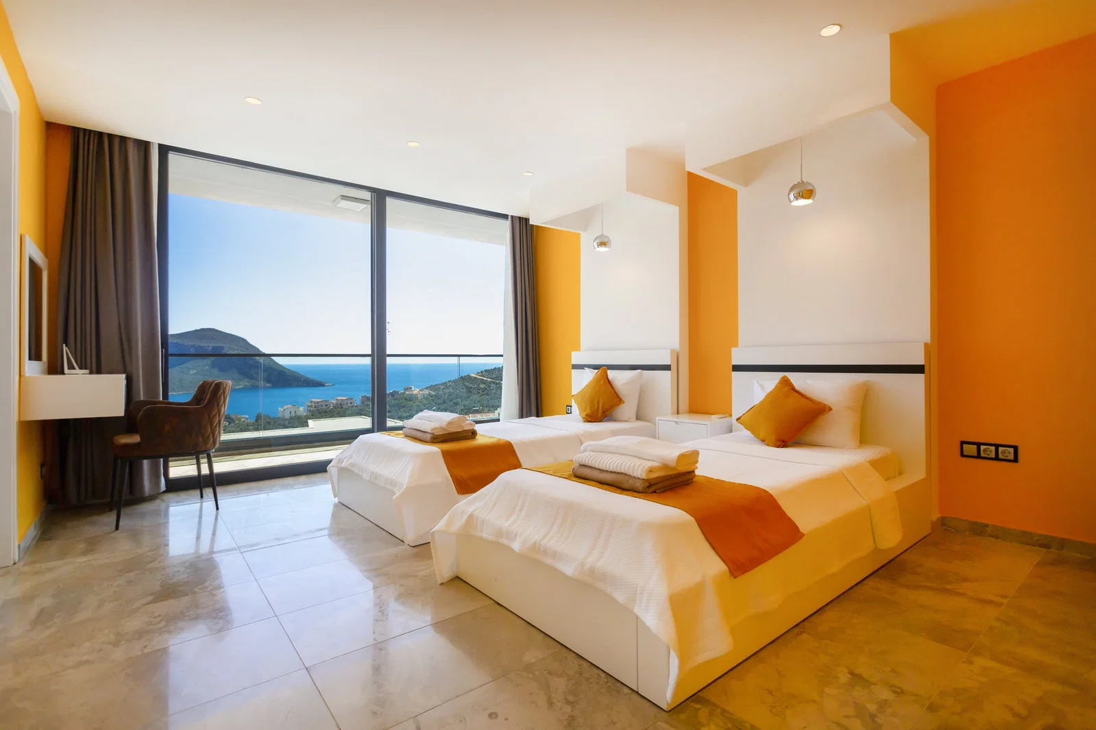 Kalkan’da Kalabalık Ailelere Uygun, Çocuk Havuzlu, Jakuzili, Lüks Villa