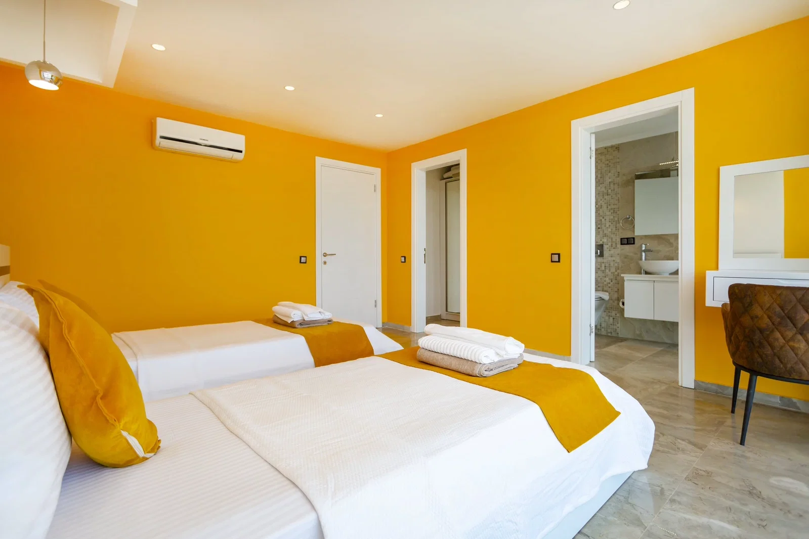 Kalkan’da Kalabalık Ailelere Uygun, Çocuk Havuzlu, Jakuzili, Lüks Villa