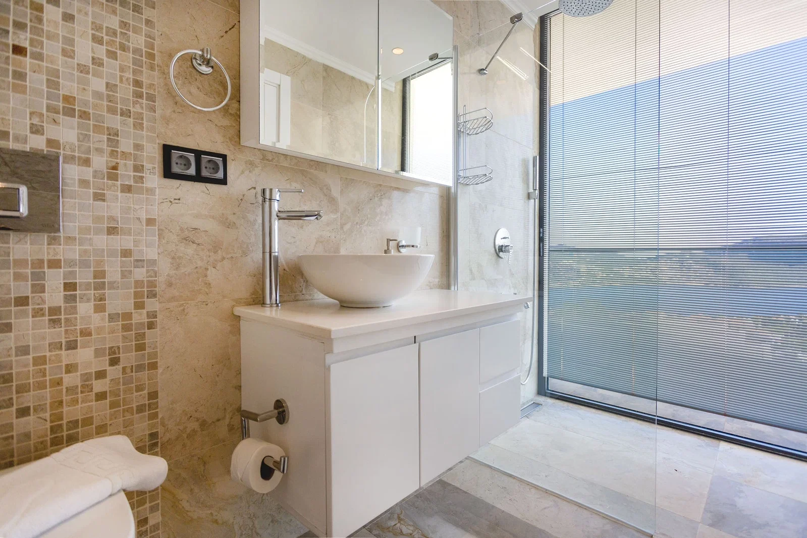 Kalkan’da Kalabalık Ailelere Uygun, Çocuk Havuzlu, Jakuzili, Lüks Villa