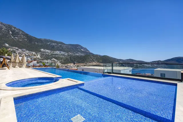 Kalkan’da deniz manzaralı kiralık villa, fotoğraf 2