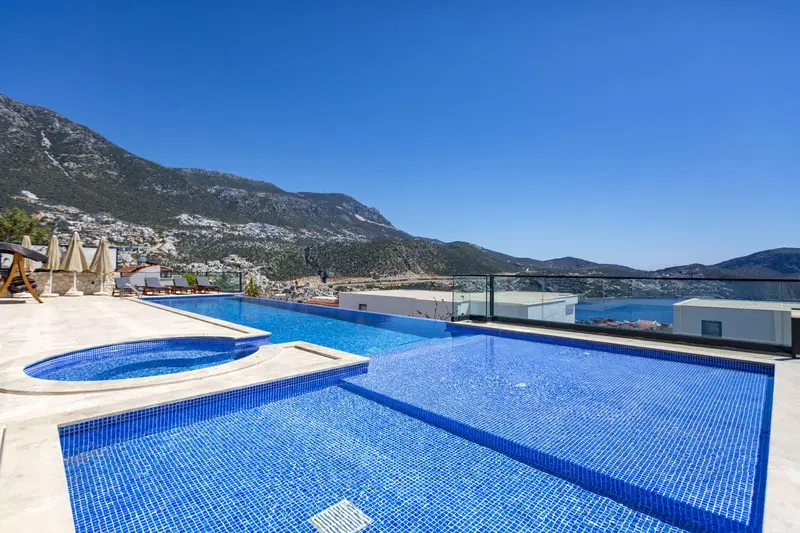 Kalkan’da deniz manzaralı kiralık villa, fotoğraf 2