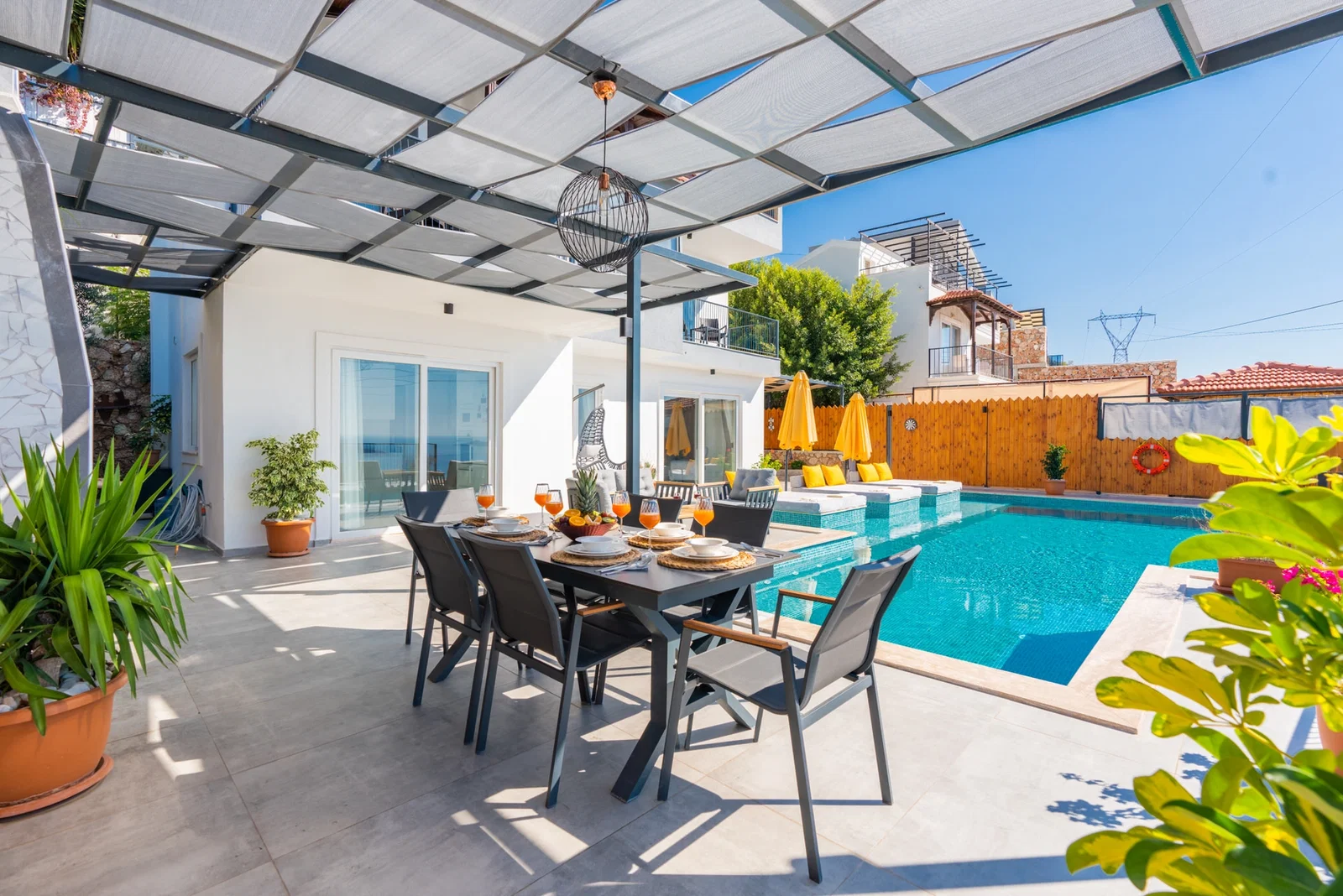 Kalkan’da Merkeze Yakın, Özel Havuzlu, Jakuzili, Kiralık Villa