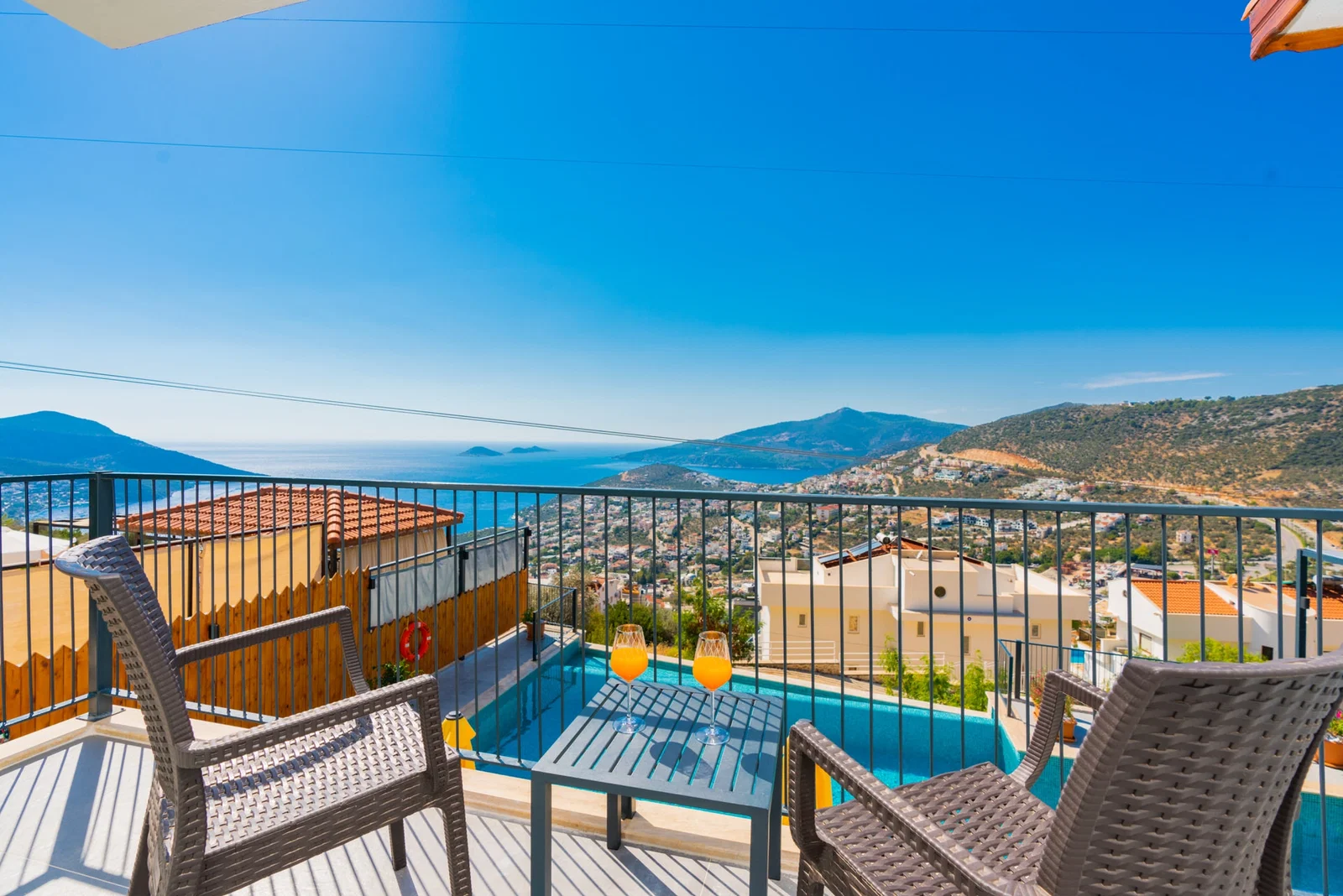 Kalkan’da Merkeze Yakın, Özel Havuzlu, Jakuzili, Kiralık Villa
