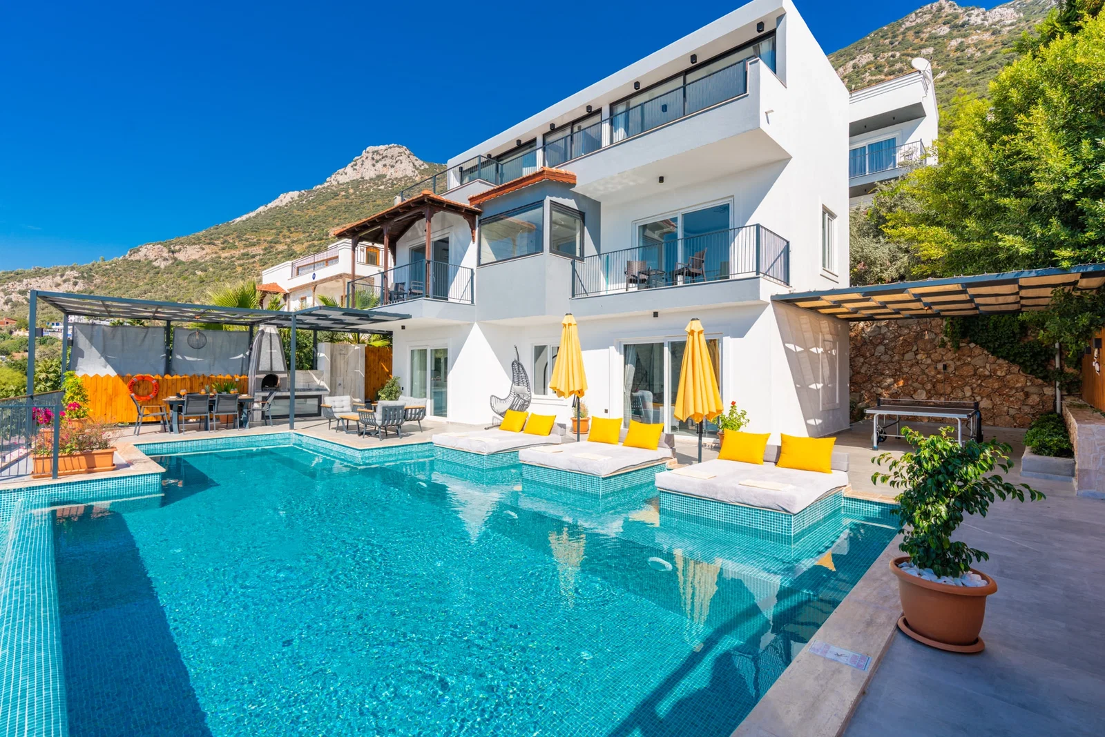 Kalkan’da Merkeze Yakın, Özel Havuzlu, Jakuzili, Kiralık Villa