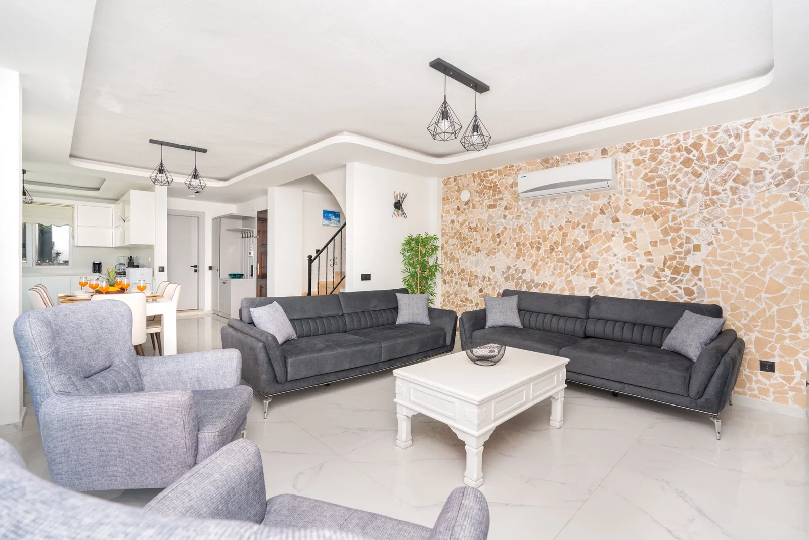 Kalkan’da Merkeze Yakın, Özel Havuzlu, Jakuzili, Kiralık Villa