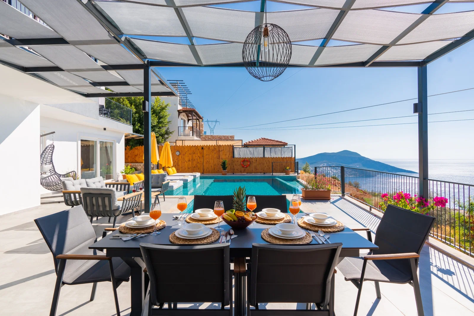 Kalkan’da Merkeze Yakın, Özel Havuzlu, Jakuzili, Kiralık Villa