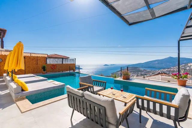 Kalkan’da deniz manzaralı kiralık villa, fotoğraf 2