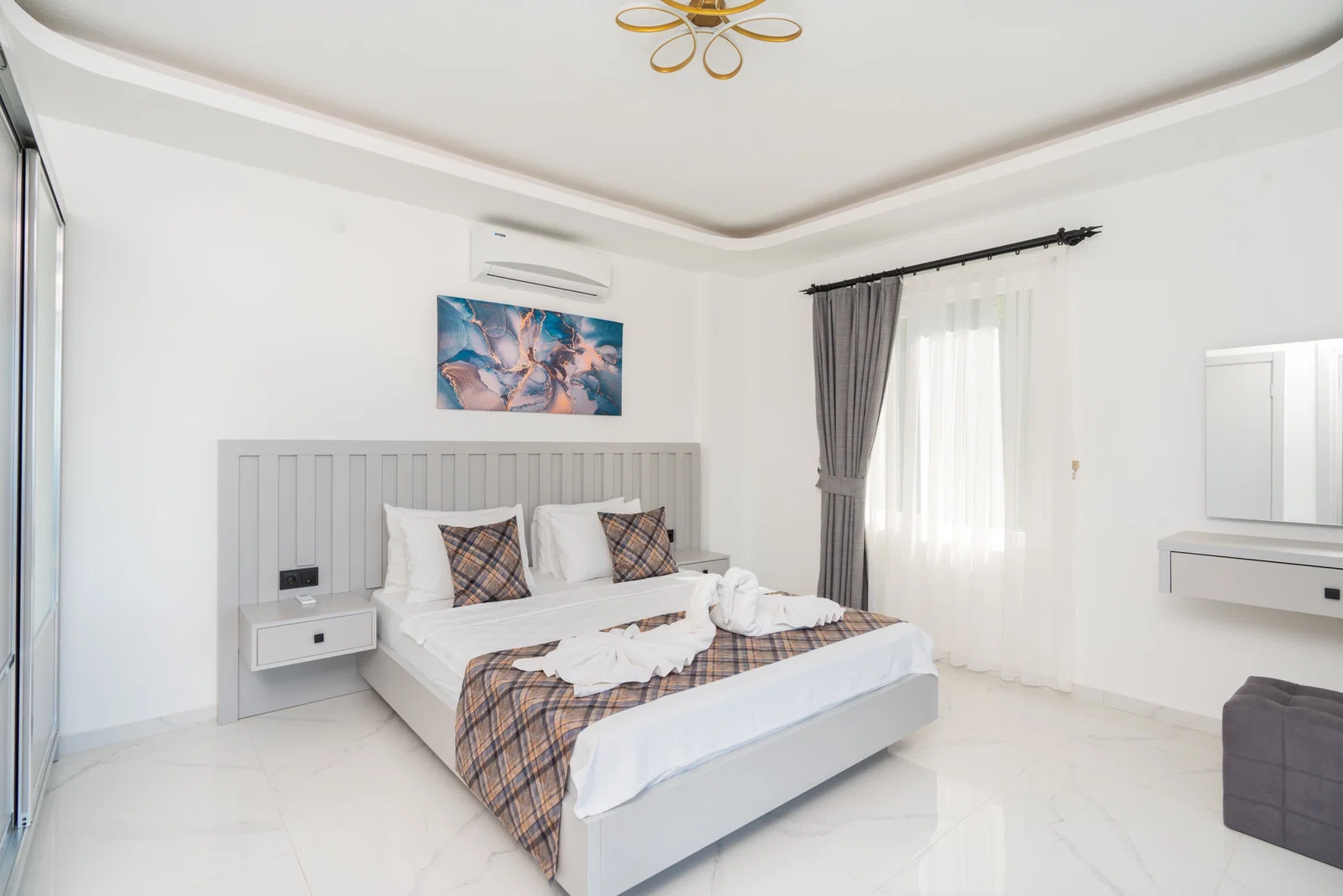 Kalkan’da Merkeze Yakın, Özel Havuzlu, Jakuzili, Kiralık Villa