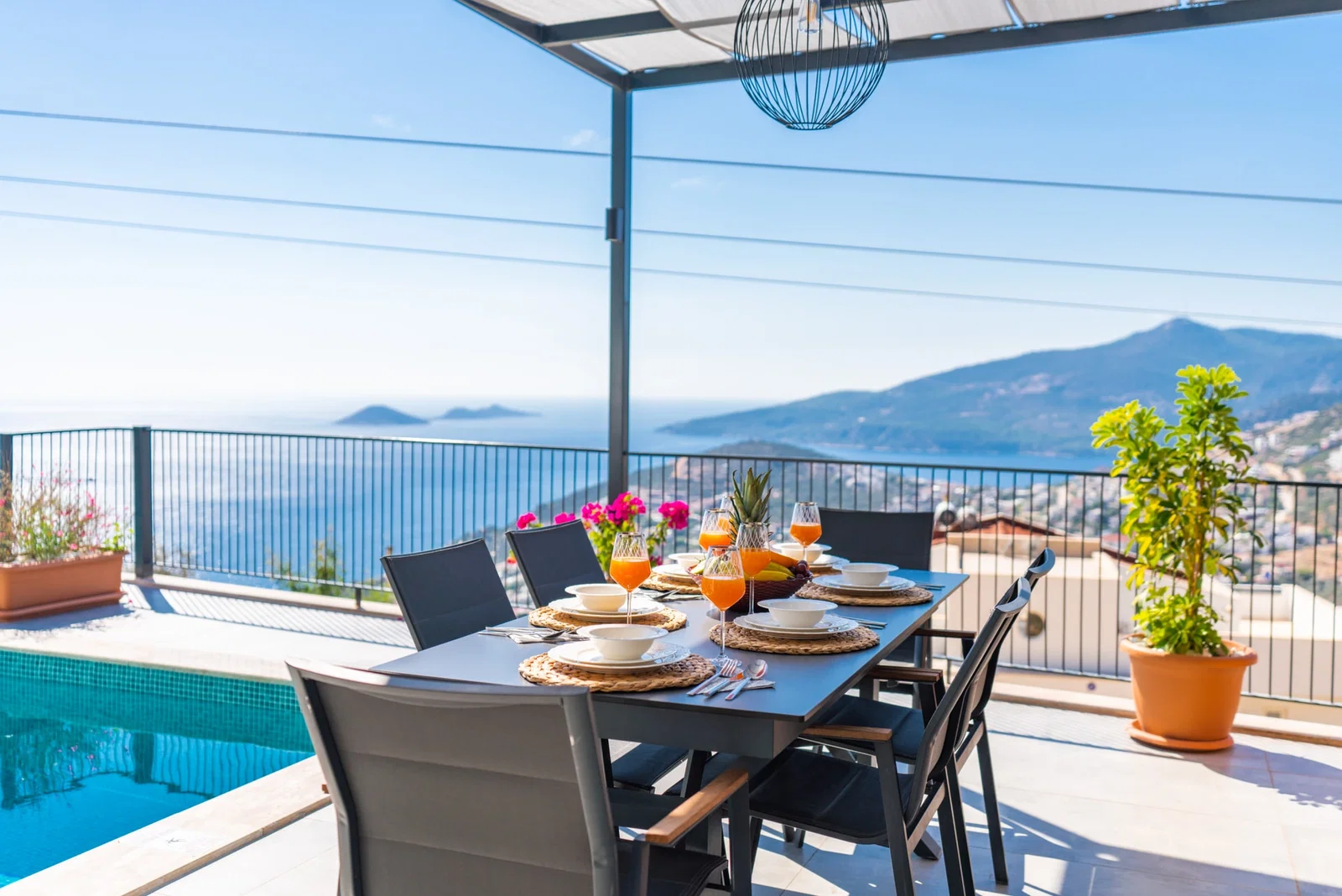 Kalkan’da Merkeze Yakın, Özel Havuzlu, Jakuzili, Kiralık Villa