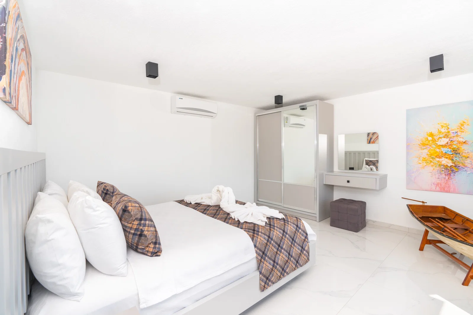 Kalkan’da Merkeze Yakın, Özel Havuzlu, Jakuzili, Kiralık Villa