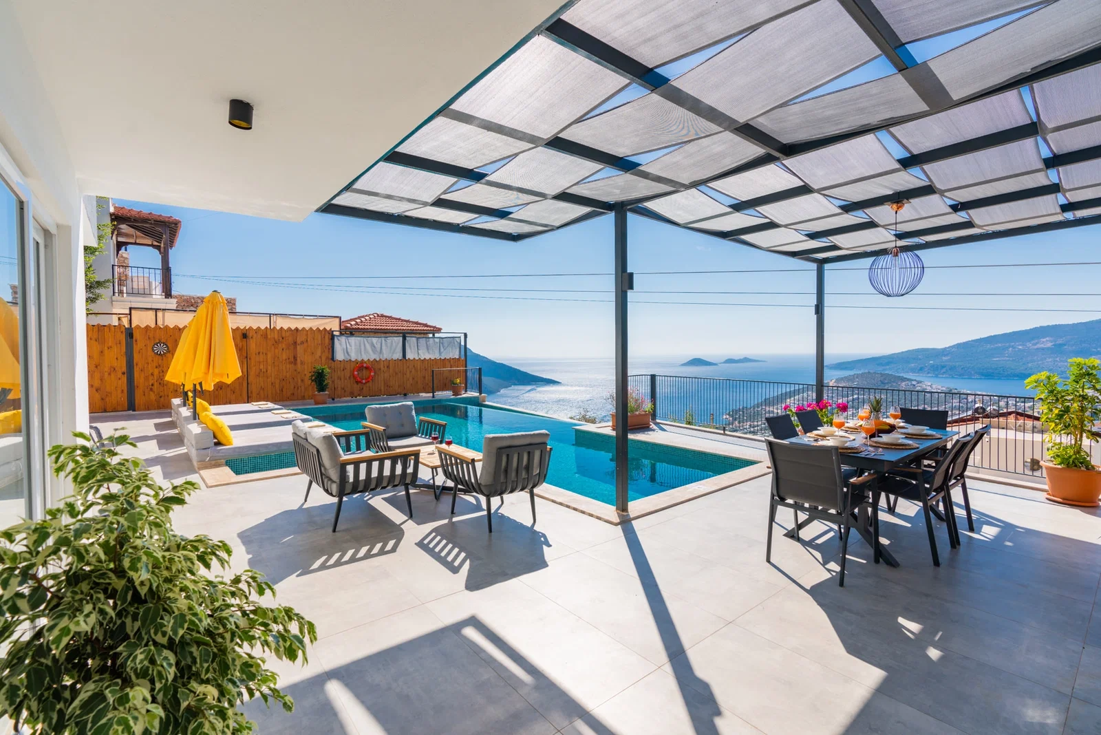 Kalkan’da Merkeze Yakın, Özel Havuzlu, Jakuzili, Kiralık Villa