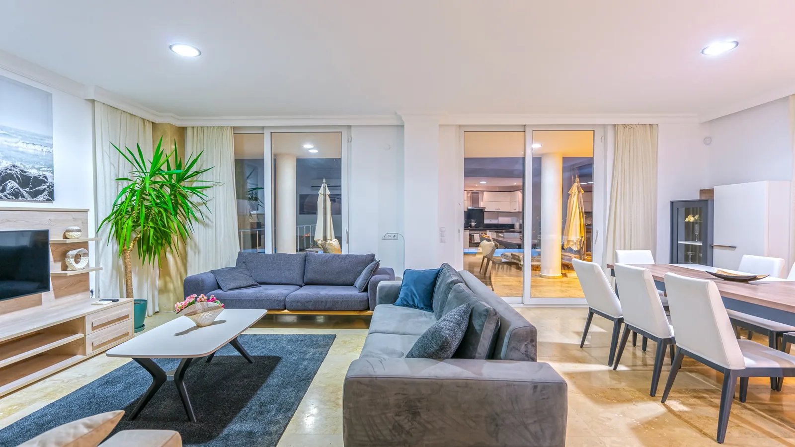 Kalkan’da Deniz Manzaralı, Isıtmalı Havuzlu, 10 Kişilik, Kiralık Villa