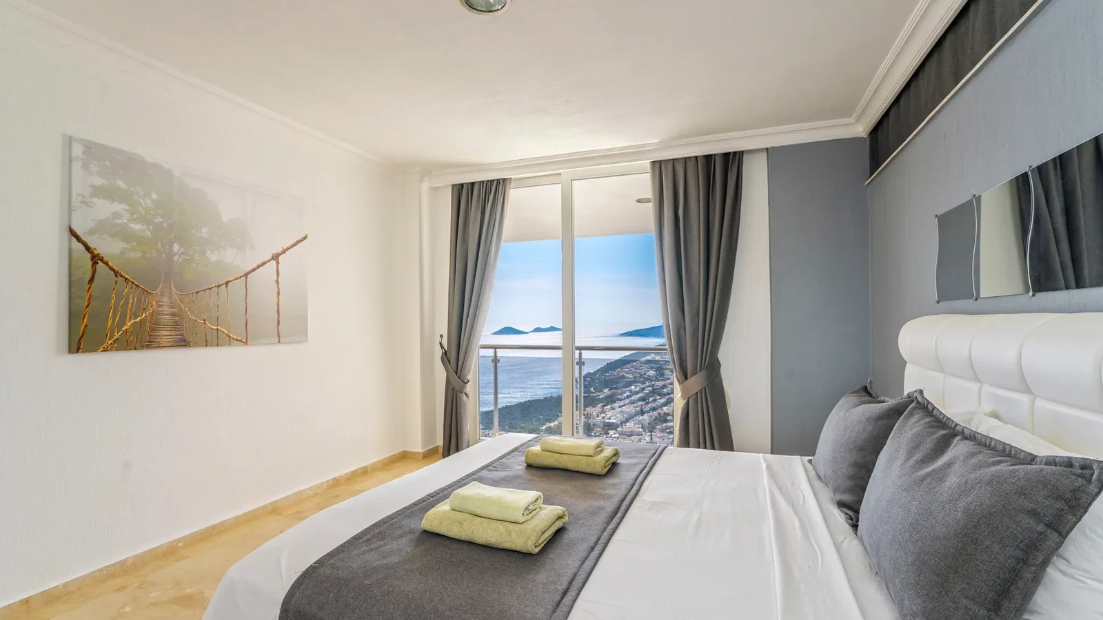 Kalkan’da Deniz Manzaralı, Isıtmalı Havuzlu, 10 Kişilik, Kiralık Villa
