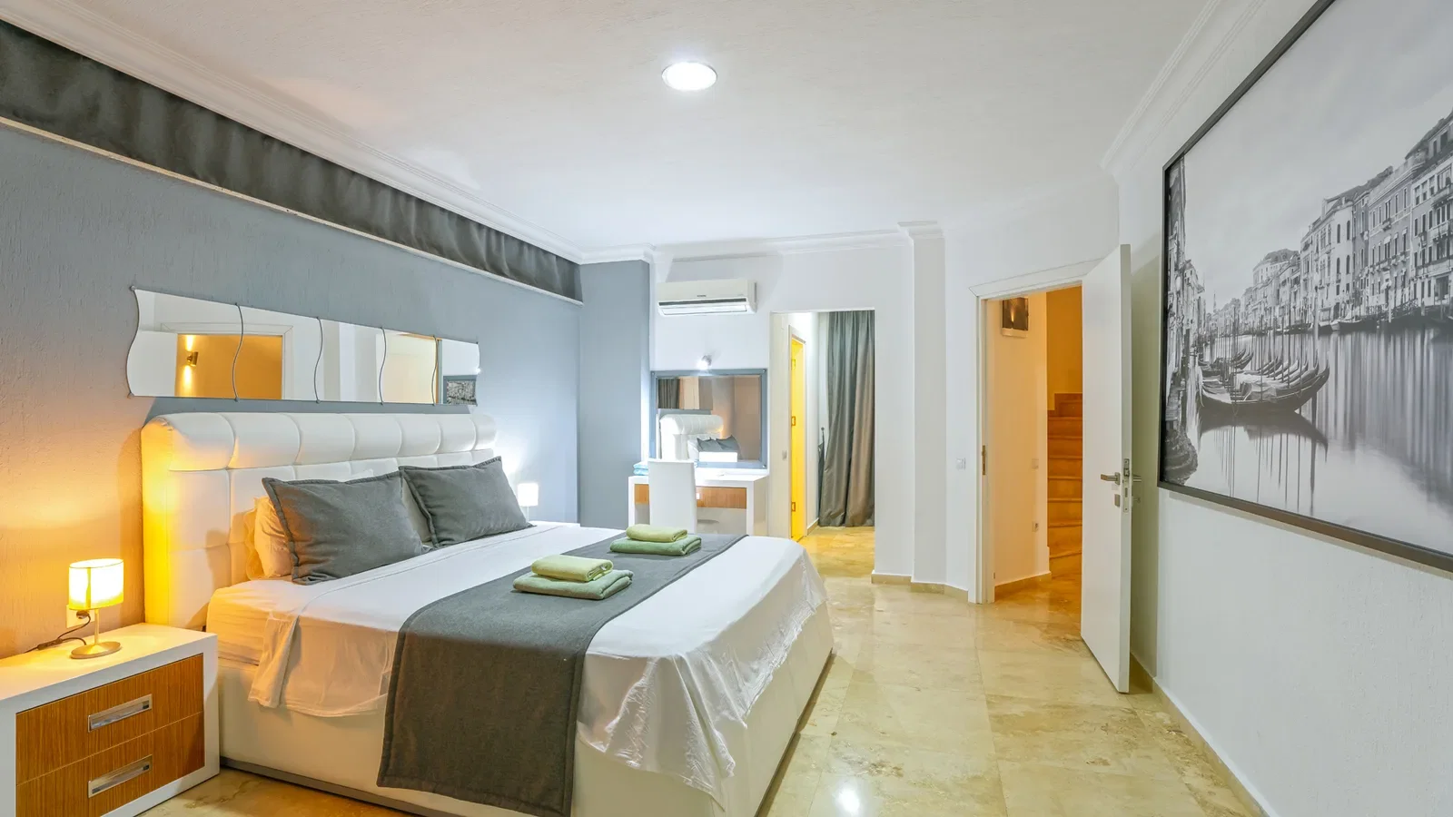 Kalkan’da Deniz Manzaralı, Isıtmalı Havuzlu, 10 Kişilik, Kiralık Villa
