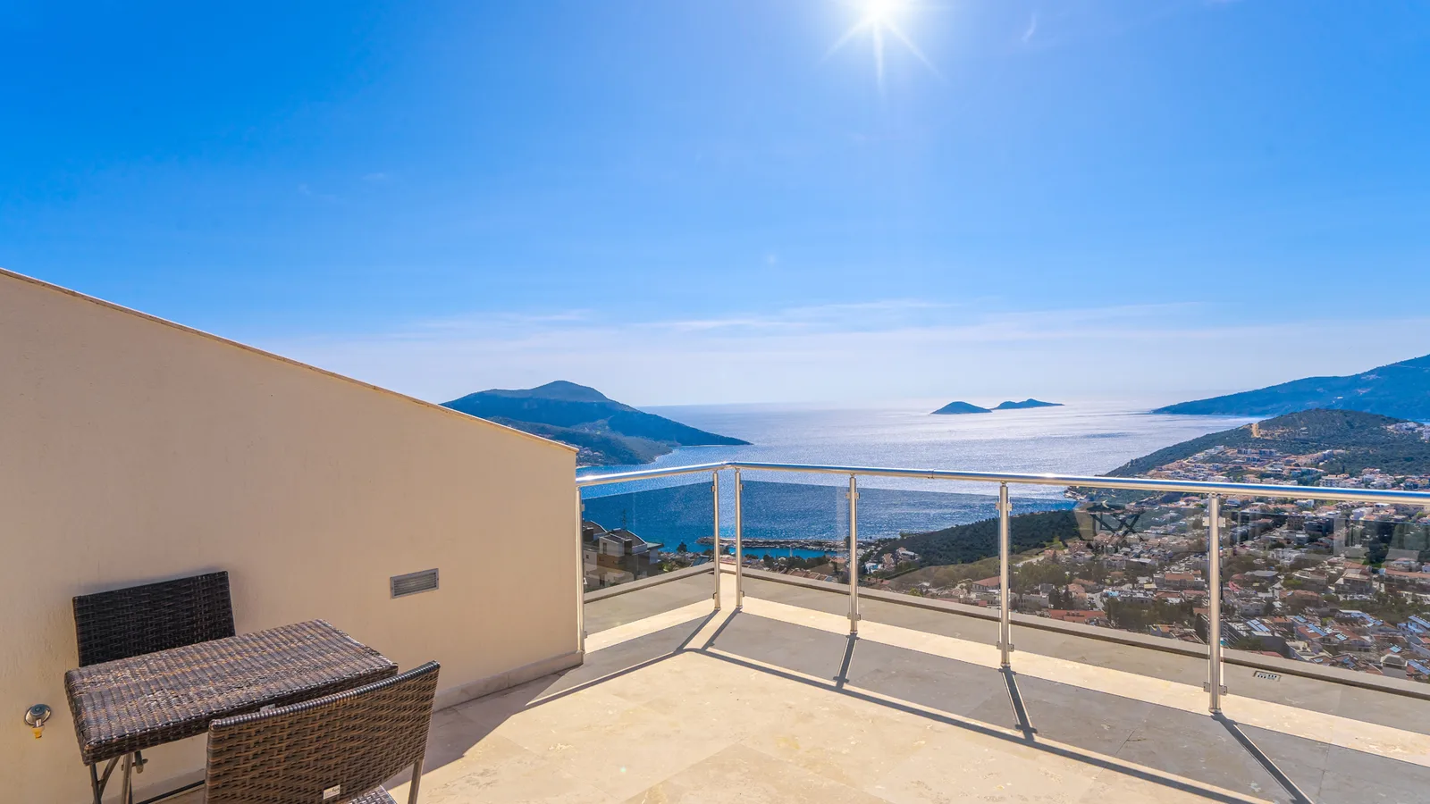 Kalkan’da Deniz Manzaralı, Isıtmalı Havuzlu, 10 Kişilik, Kiralık Villa