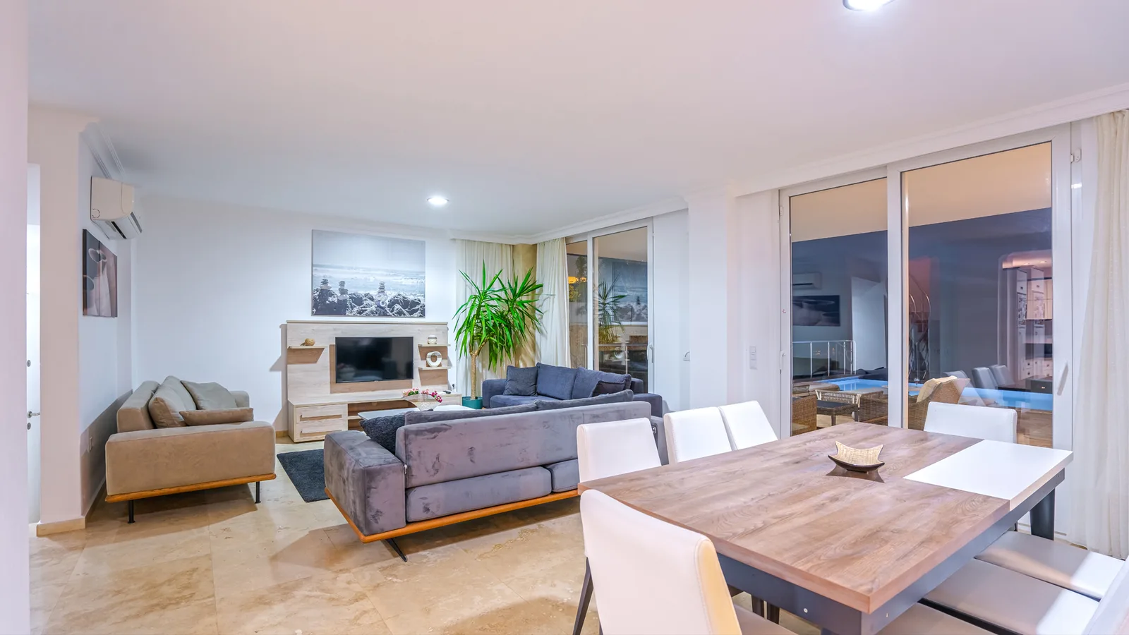 Kalkan’da Deniz Manzaralı, Isıtmalı Havuzlu, 10 Kişilik, Kiralık Villa