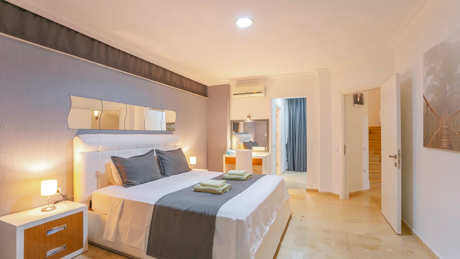 Kalkan’da Deniz Manzaralı, Isıtmalı Havuzlu, 10 Kişilik, Kiralık Villa