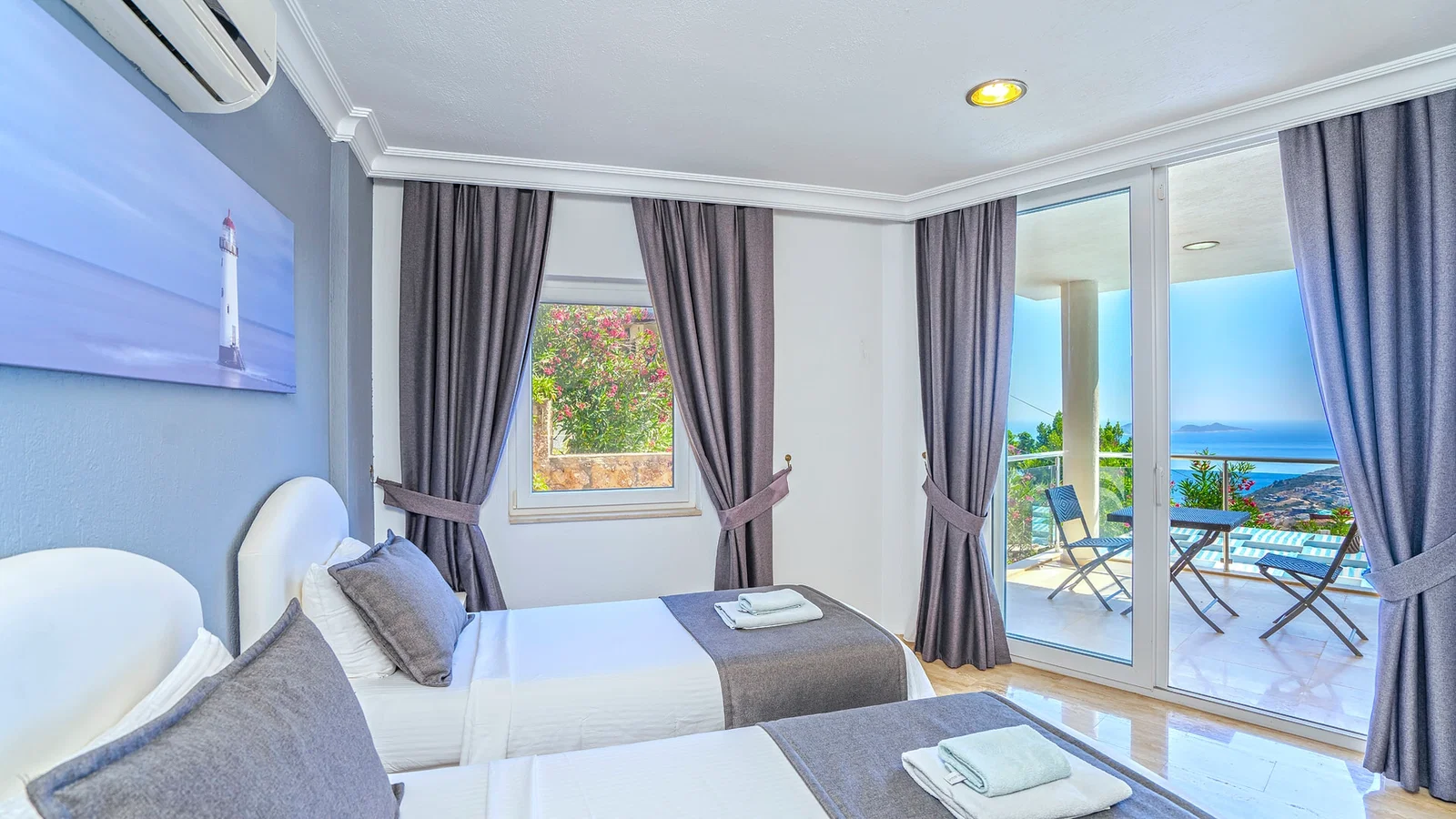 Kalkan’da Deniz Manzaralı, Isıtmalı Havuzlu, 14 Kişilik, Kiralık Villa