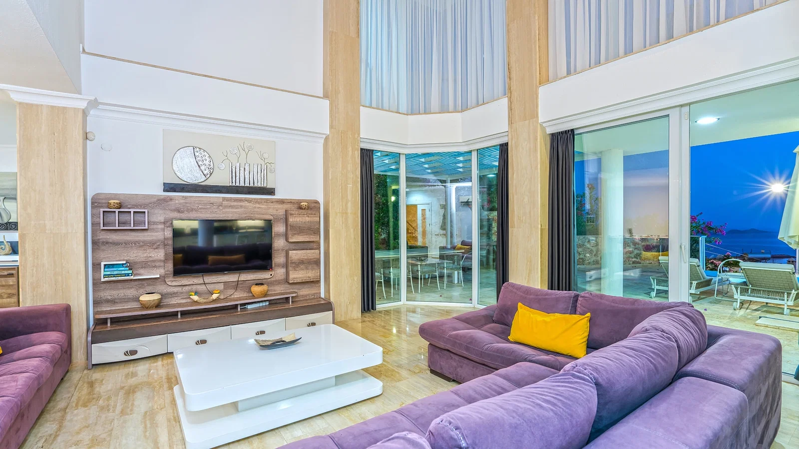 Kalkan’da Deniz Manzaralı, Isıtmalı Havuzlu, 14 Kişilik, Kiralık Villa