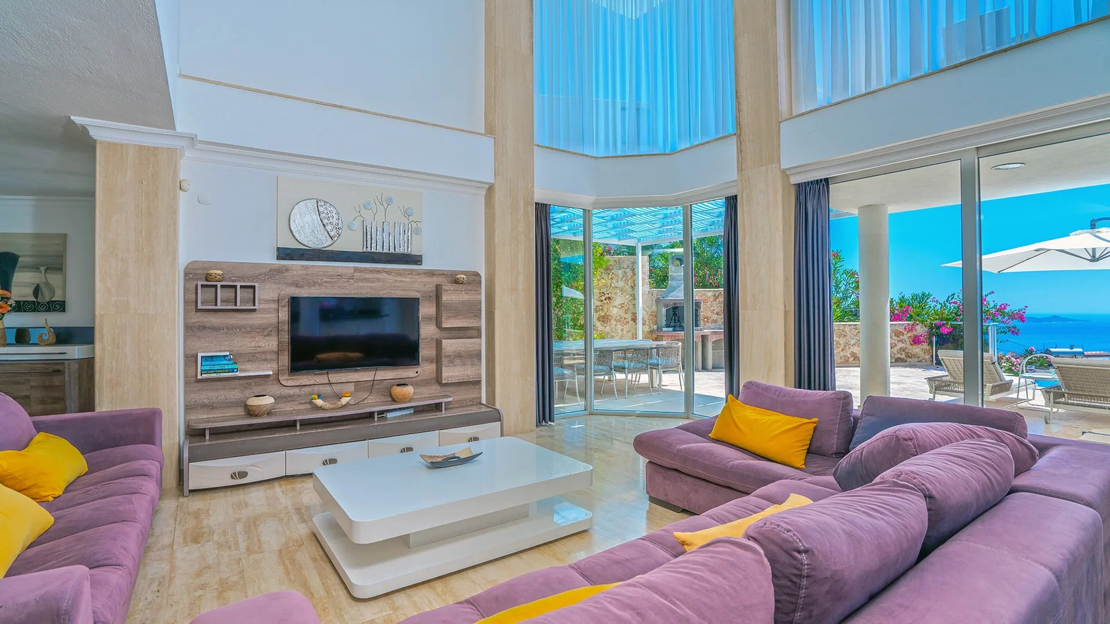 Kalkan’da Deniz Manzaralı, Isıtmalı Havuzlu, 14 Kişilik, Kiralık Villa