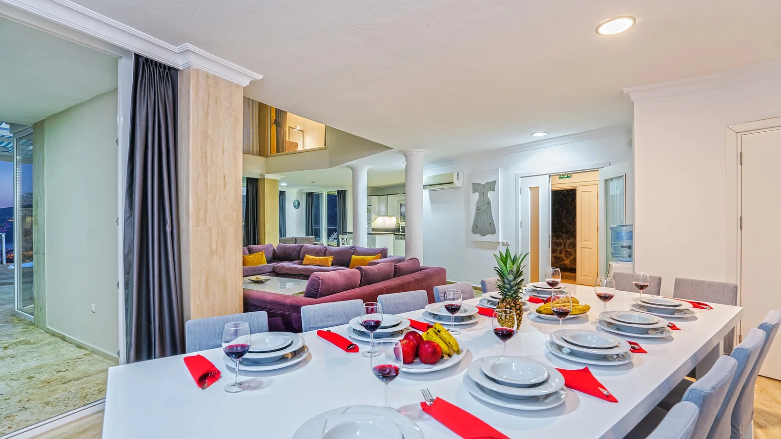 Kalkan’da Deniz Manzaralı, Isıtmalı Havuzlu, 14 Kişilik, Kiralık Villa