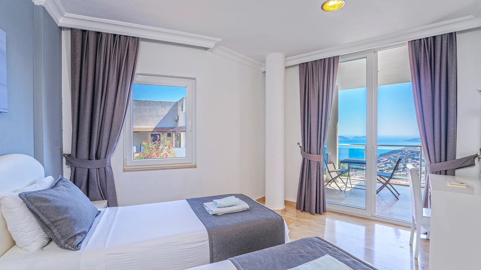 Kalkan’da Deniz Manzaralı, Isıtmalı Havuzlu, 14 Kişilik, Kiralık Villa
