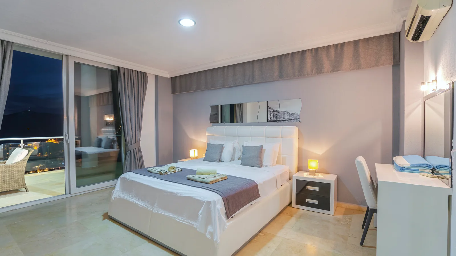 Kalkan’da Deniz Manzaralı, Özel Havuzlu, 5 Yatak Odalı, Lüks Villa