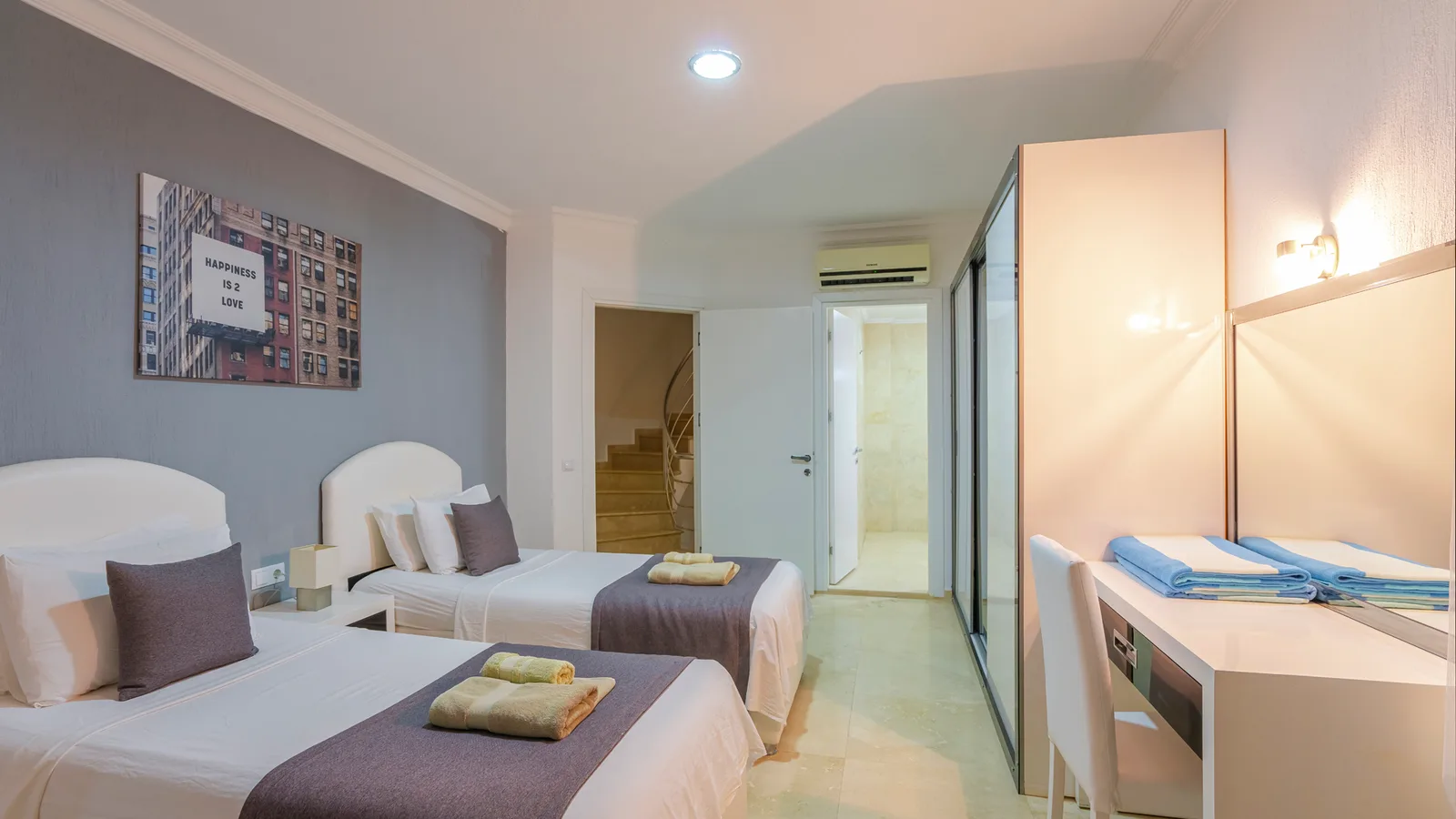 Kalkan’da Deniz Manzaralı, Özel Havuzlu, 5 Yatak Odalı, Lüks Villa