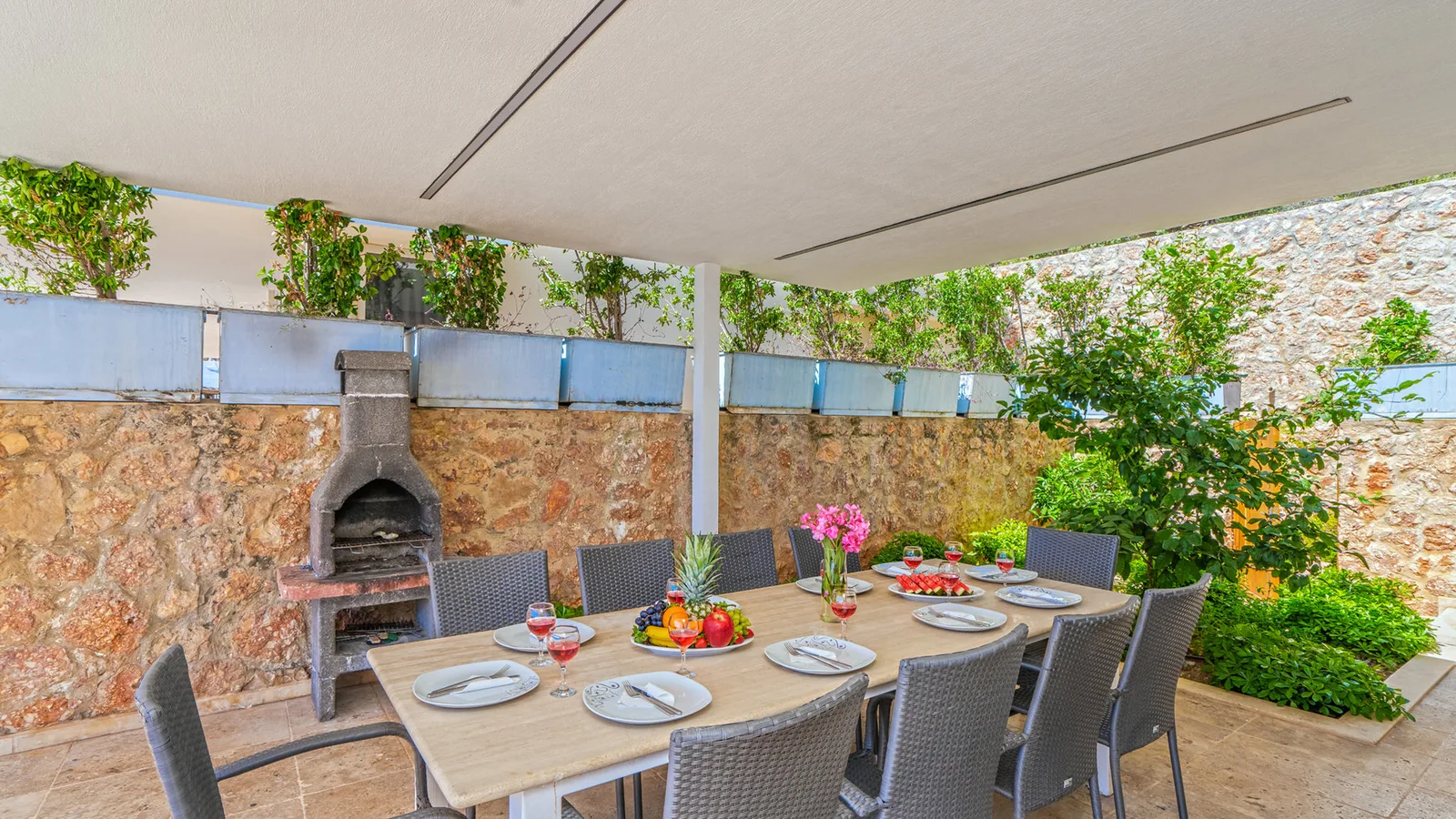 Kalkan’da Deniz Manzaralı, Özel Havuzlu, 5 Yatak Odalı, Lüks Villa