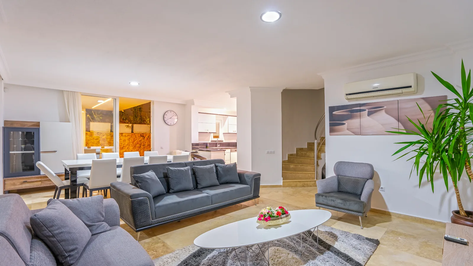 Kalkan’da Deniz Manzaralı, Özel Havuzlu, 5 Yatak Odalı, Lüks Villa