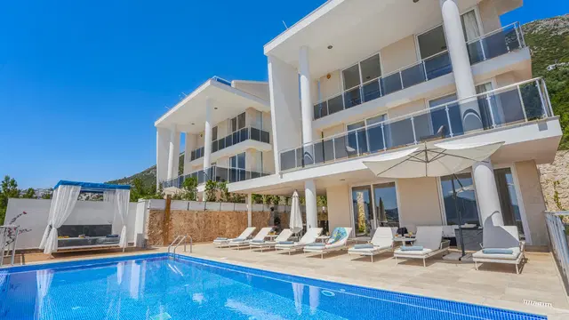 Kalkan’da Deniz Manzaralı, Özel Havuzlu, 5 Yatak Odalı, Lüks Villa