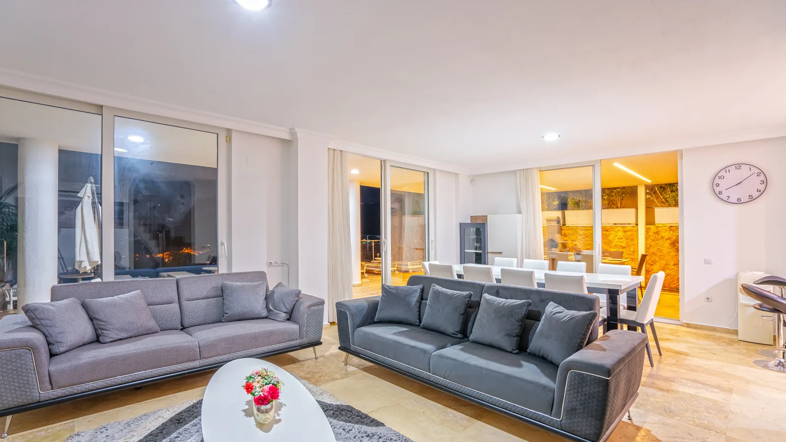 Kalkan’da Deniz Manzaralı, Özel Havuzlu, 5 Yatak Odalı, Lüks Villa