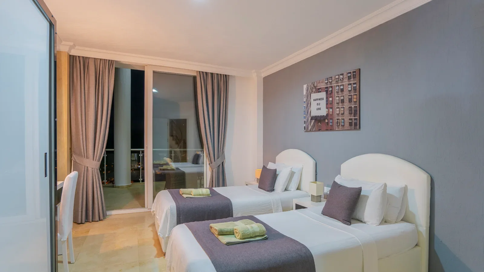 Kalkan’da Deniz Manzaralı, Özel Havuzlu, 5 Yatak Odalı, Lüks Villa