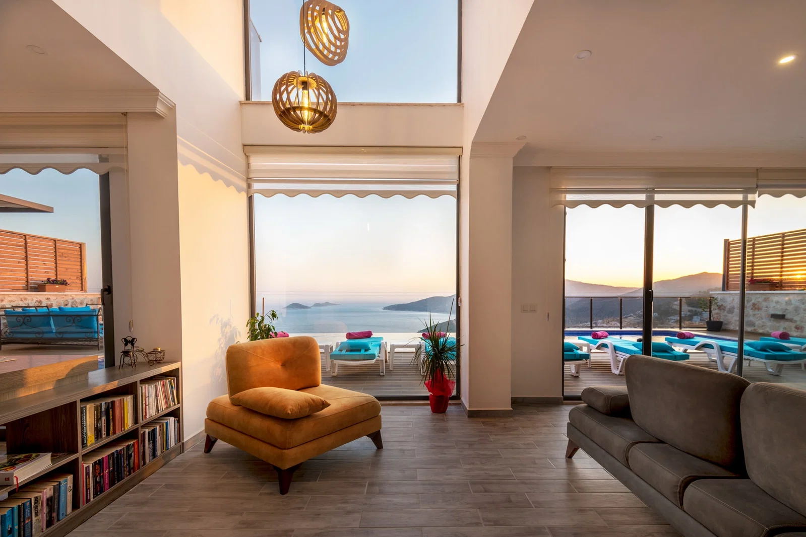 Kalkan’da Deniz Manzaralı, Özel Havuzlu, 4 Yatak Odalı, Lüks Villa