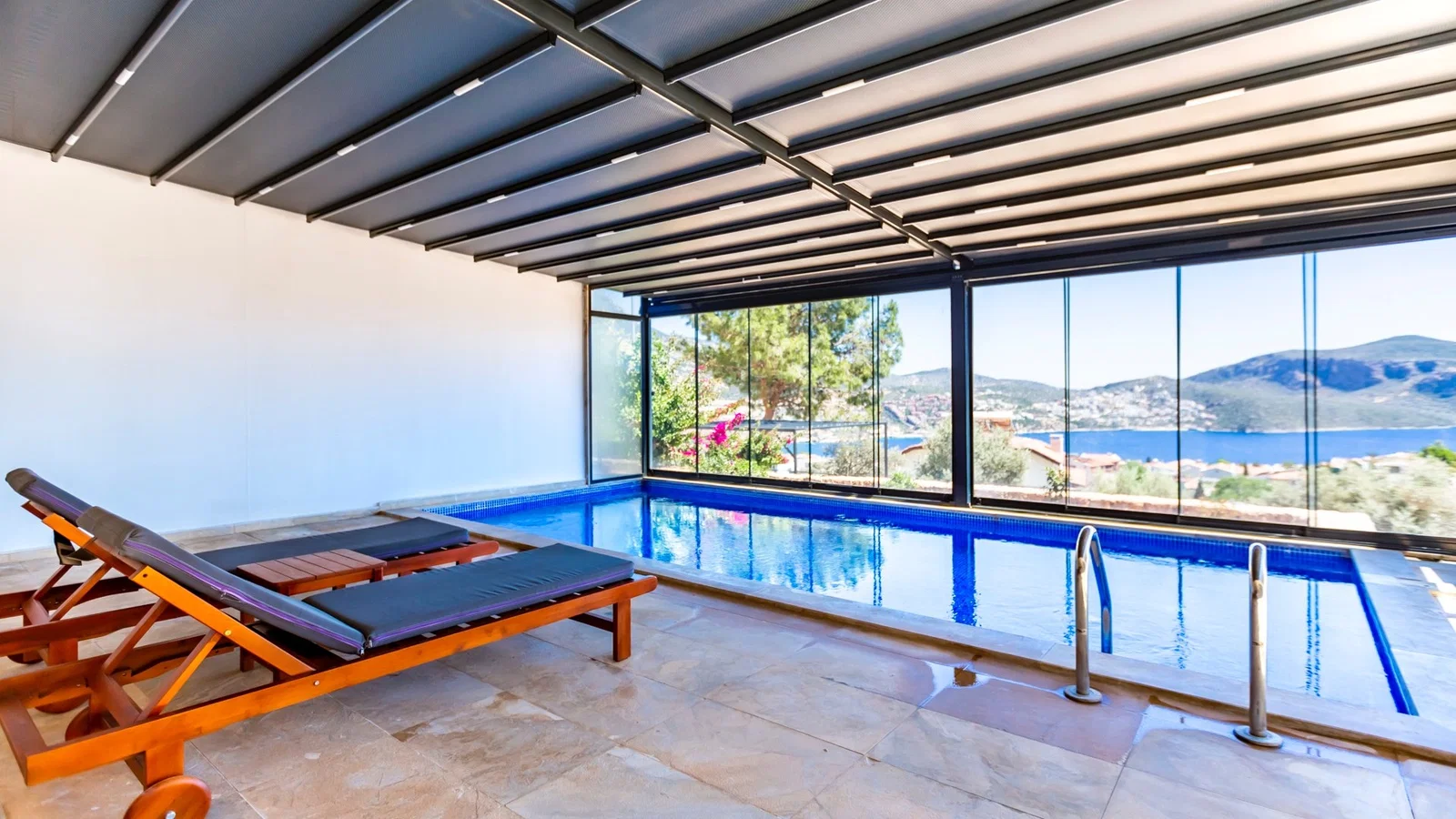 Kalkan’da Merkeze Yakın, Isıtmalı Havuzlu, Jakuzili, Lüks Villa