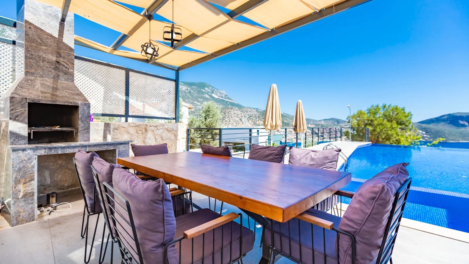 Kalkan’da Merkeze Yakın, Isıtmalı Havuzlu, Jakuzili, Lüks Villa