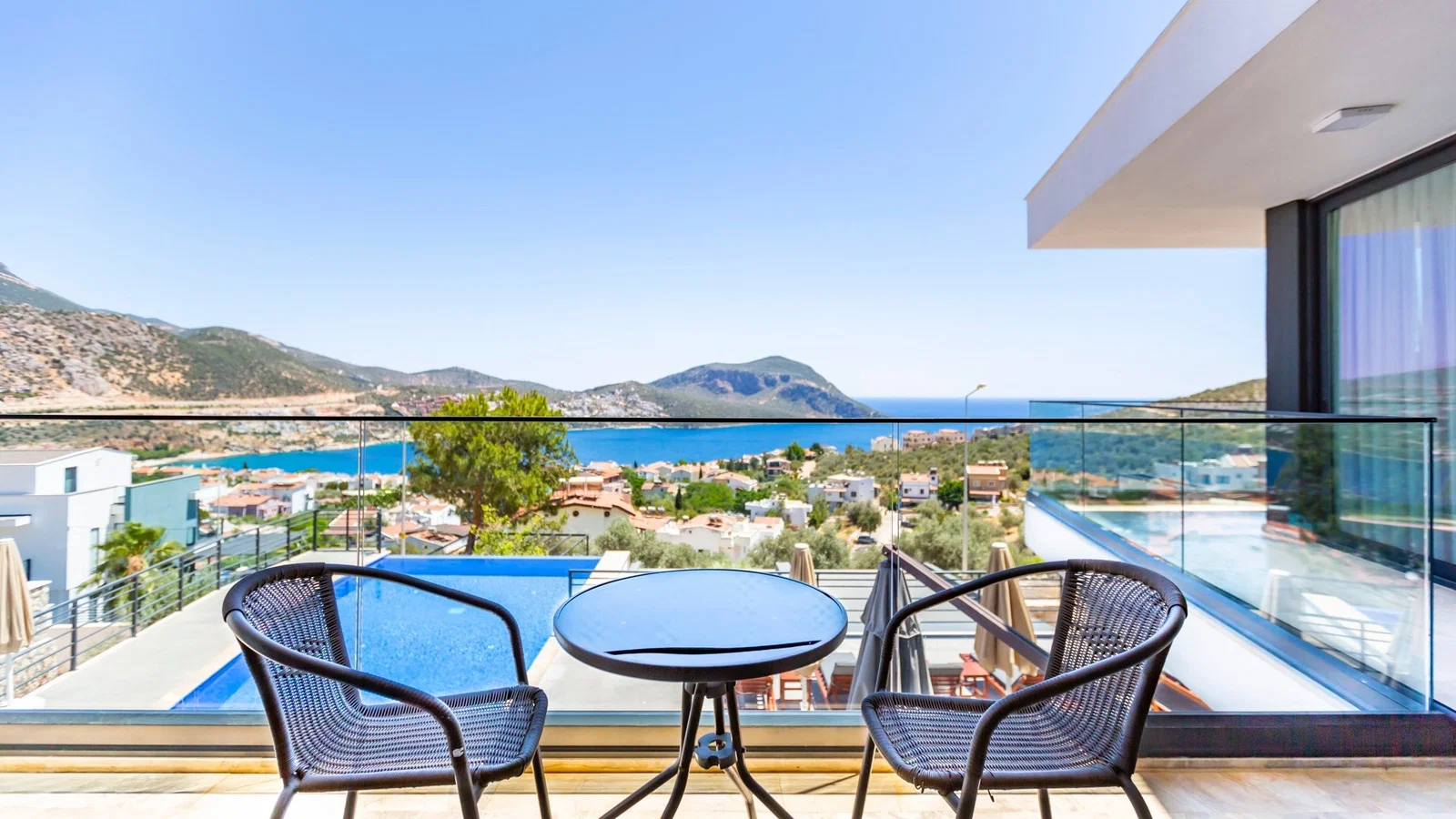 Kalkan’da Merkeze Yakın, Isıtmalı Havuzlu, Jakuzili, Lüks Villa