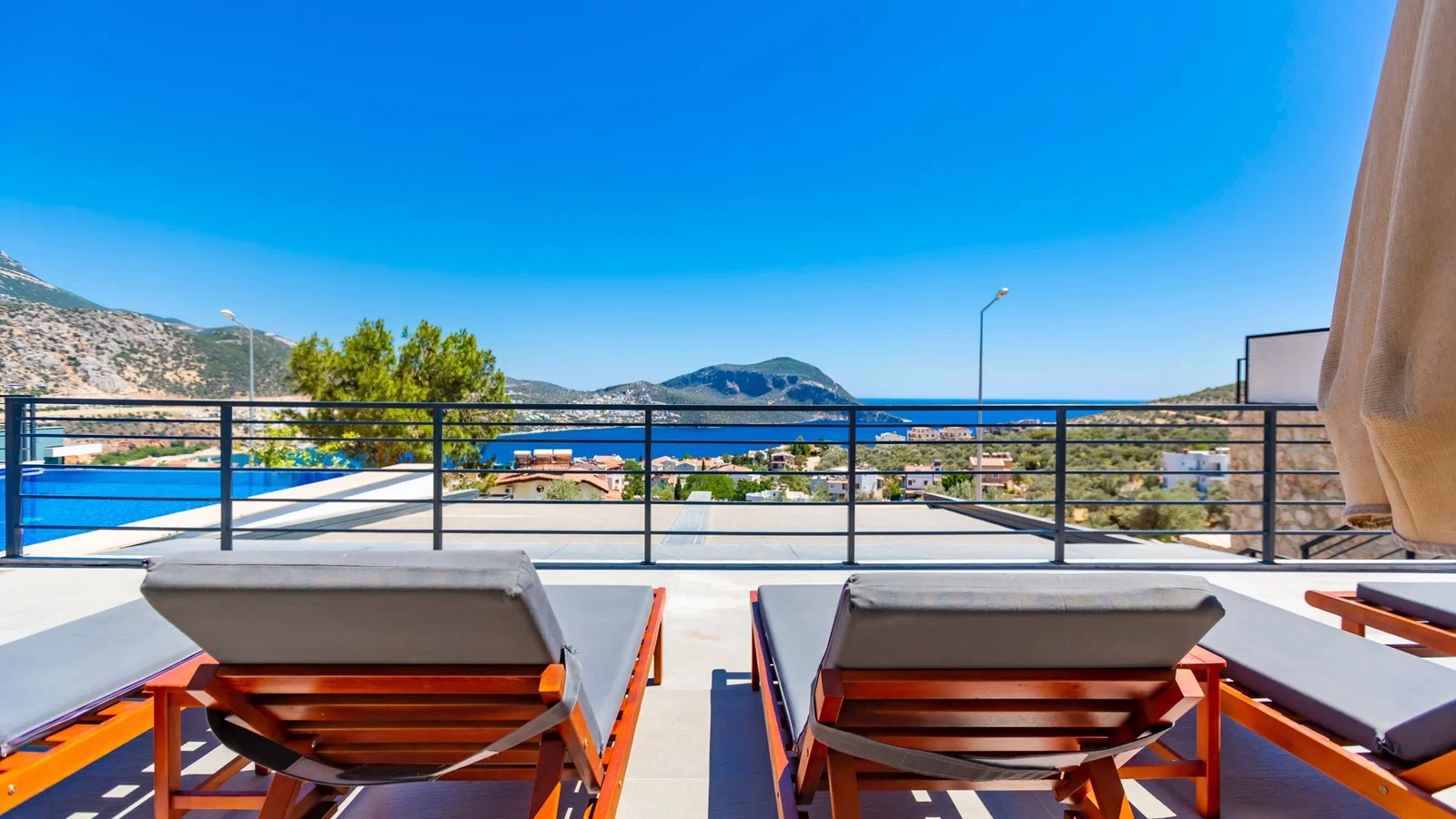 Kalkan’da Merkeze Yakın, Isıtmalı Havuzlu, Jakuzili, Lüks Villa