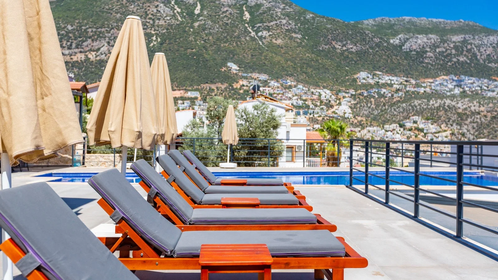 Kalkan’da Merkeze Yakın, Isıtmalı Havuzlu, Jakuzili, Lüks Villa