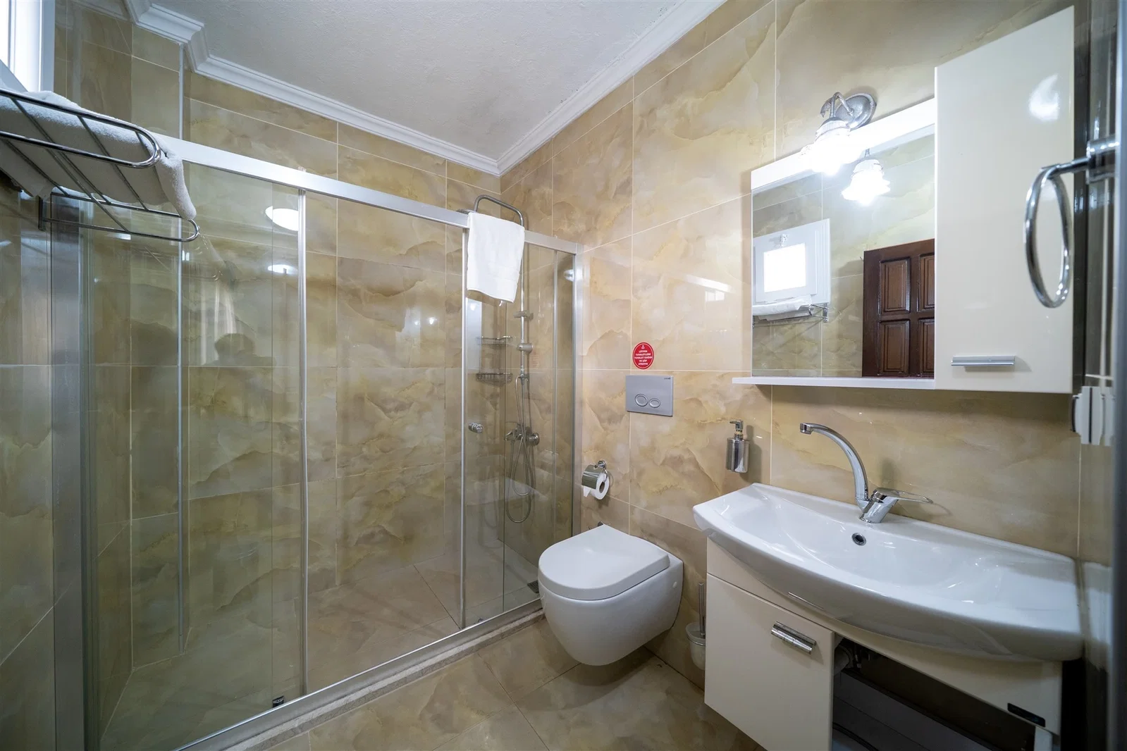 Kalkan’da Deniz Manzaralı, Isıtmalı Havuzlu, 14 Kişilik, Ekonomik Villa